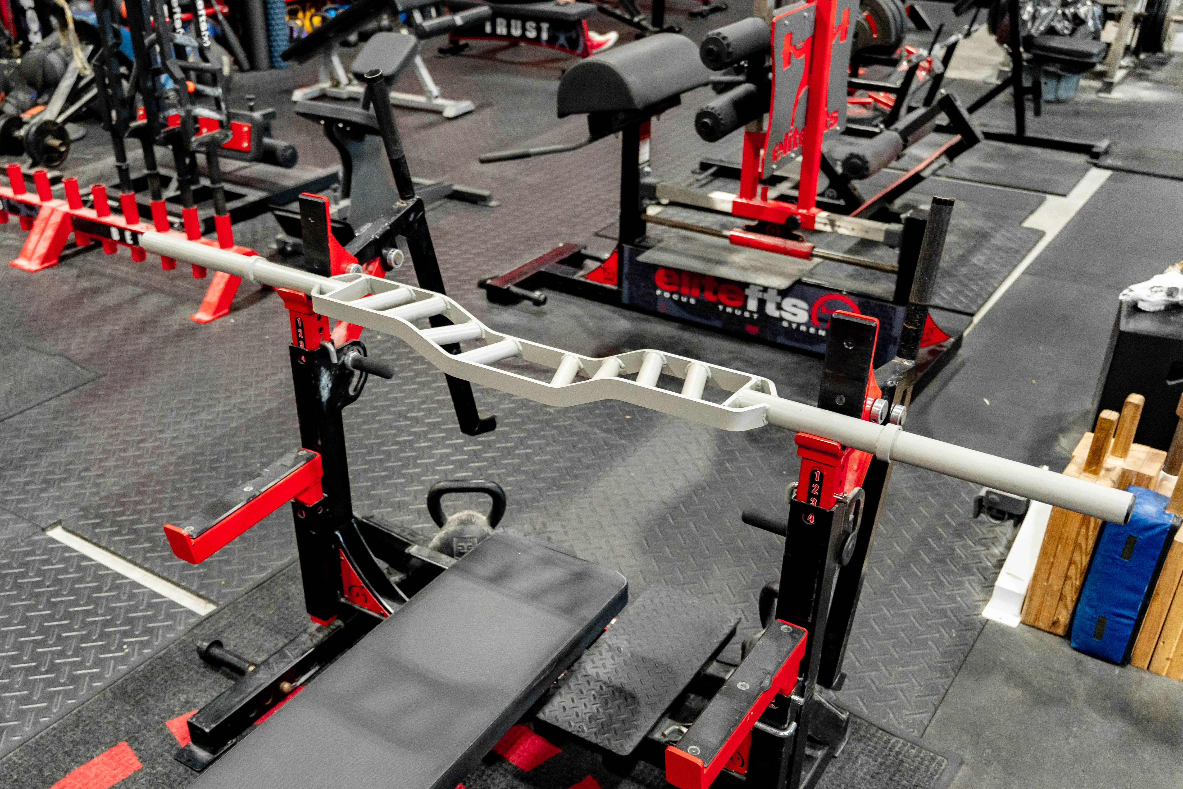 American Thin Press Cambered Angle Grip Bar - Image 4